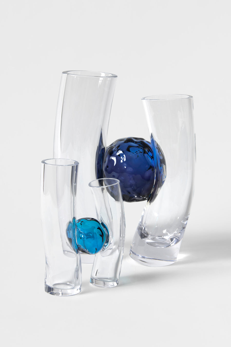 Flavie Audi artist glass blowing glass vase les vases communiquant turquoise deep blue series