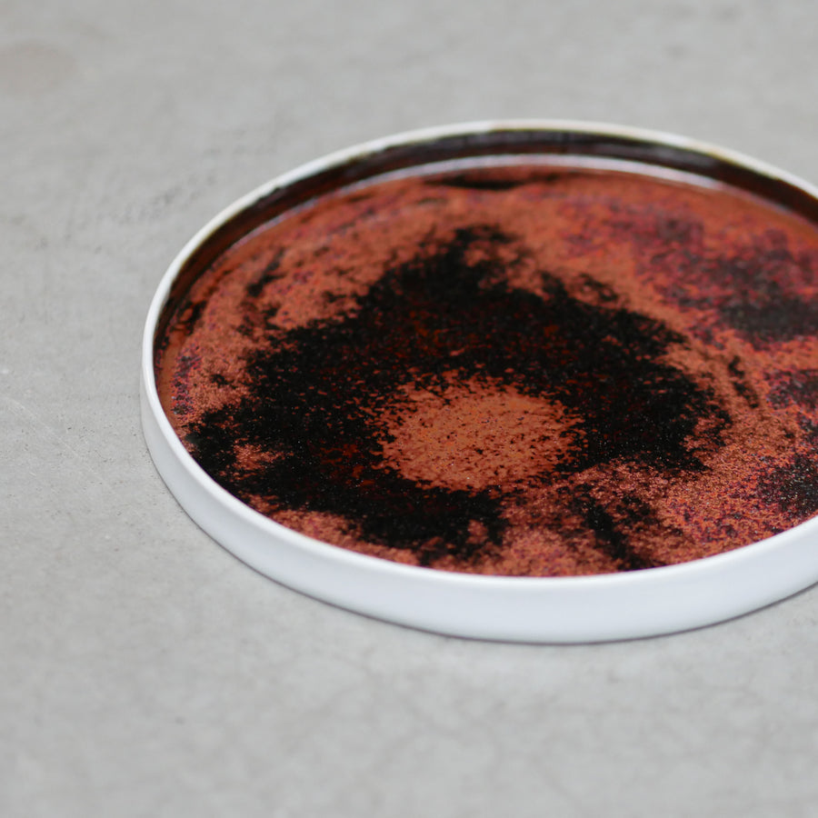 Agne kucerankaite porcelaine collection ignorance is bliss red round plate